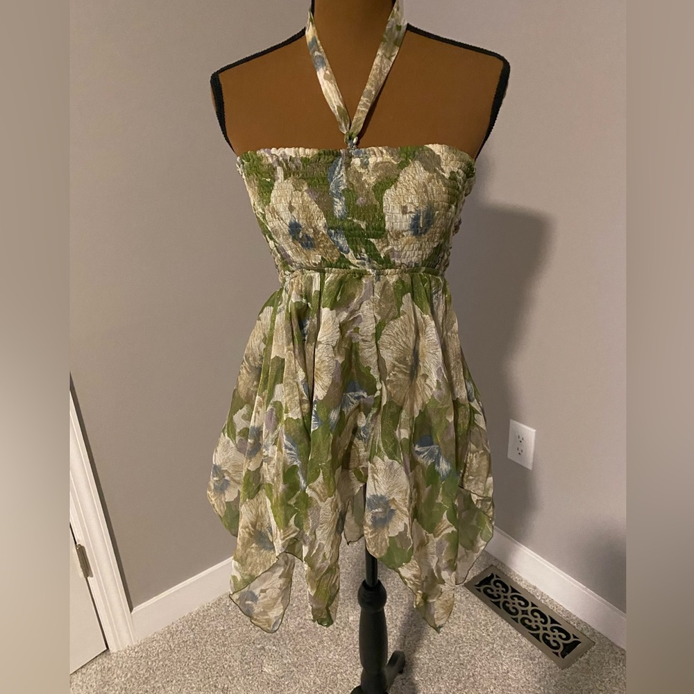 Gorgeous summer top- one size